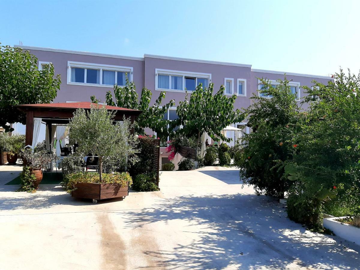 Luxury Suites In Stavromenos Exterior photo